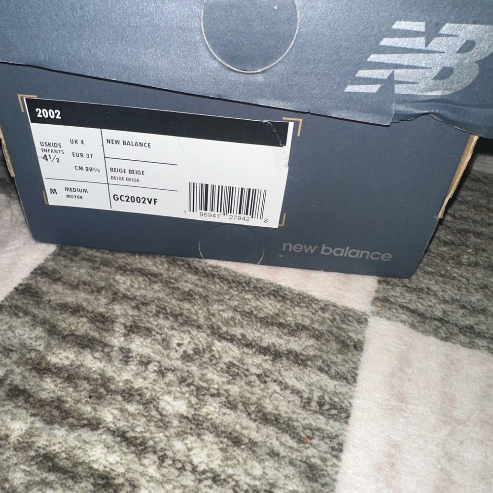 New Balance - Picture 3 of 4